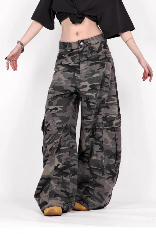 Vintage Camo Wide-Leg Cargo Pant