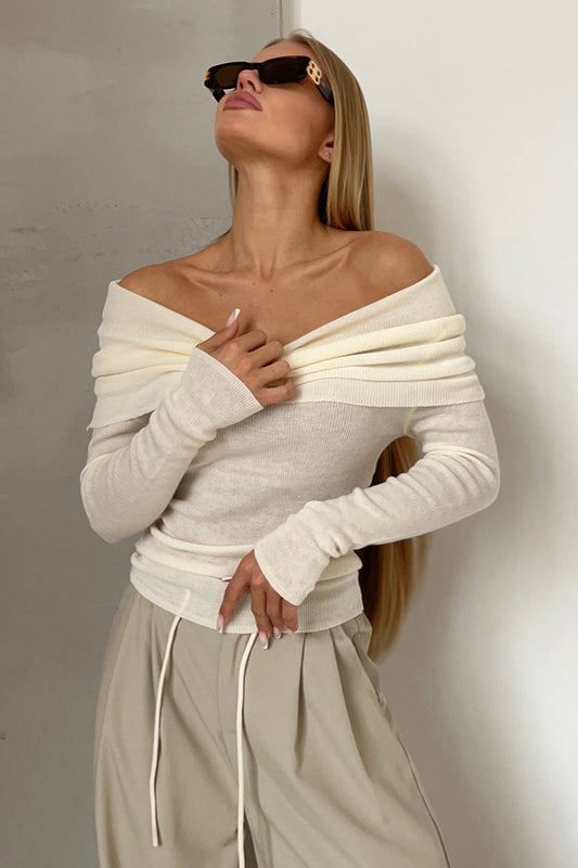 Off-Shoulder Fitted Crew Neck Knit Sweater