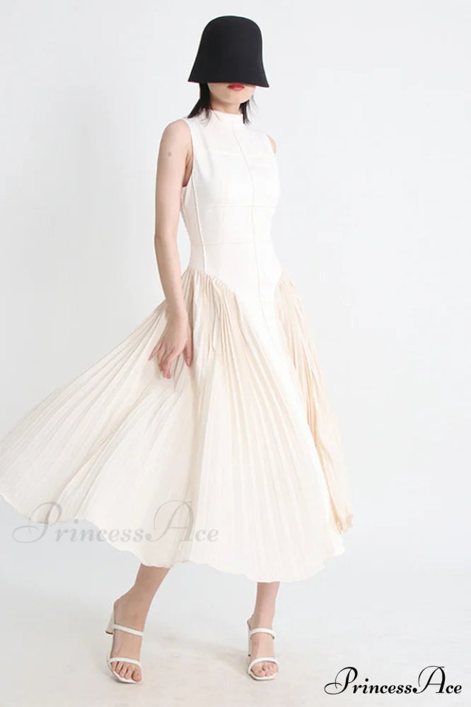 Amira Highend Stylish Sleeveless Pleated Dress