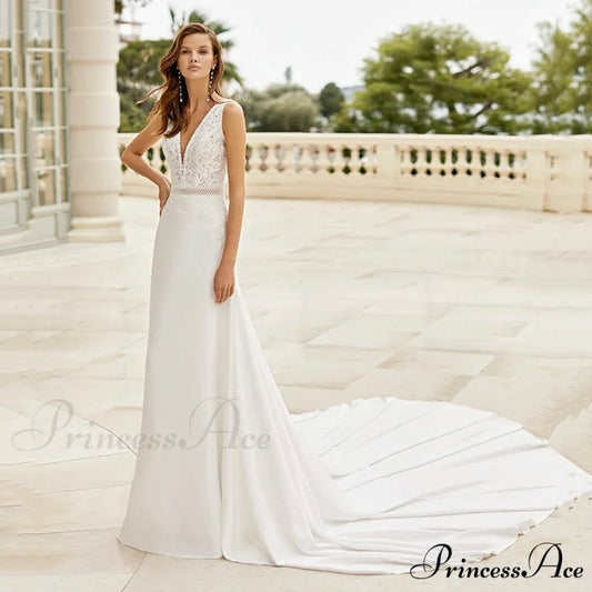 Antique Lace Slender Bridal Gown white / 2 weddingdress-250223