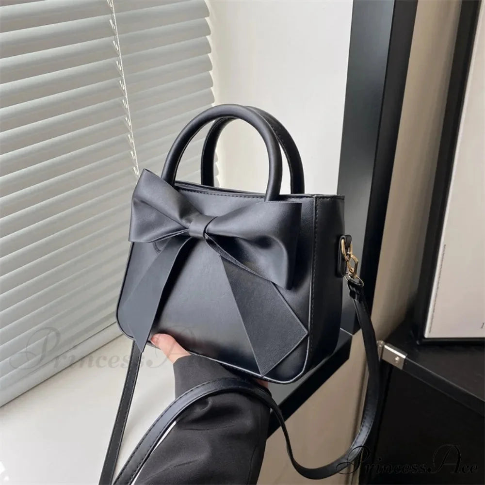 Bow Synthetic Leather Solid Underarm Purse Black handbag-250126