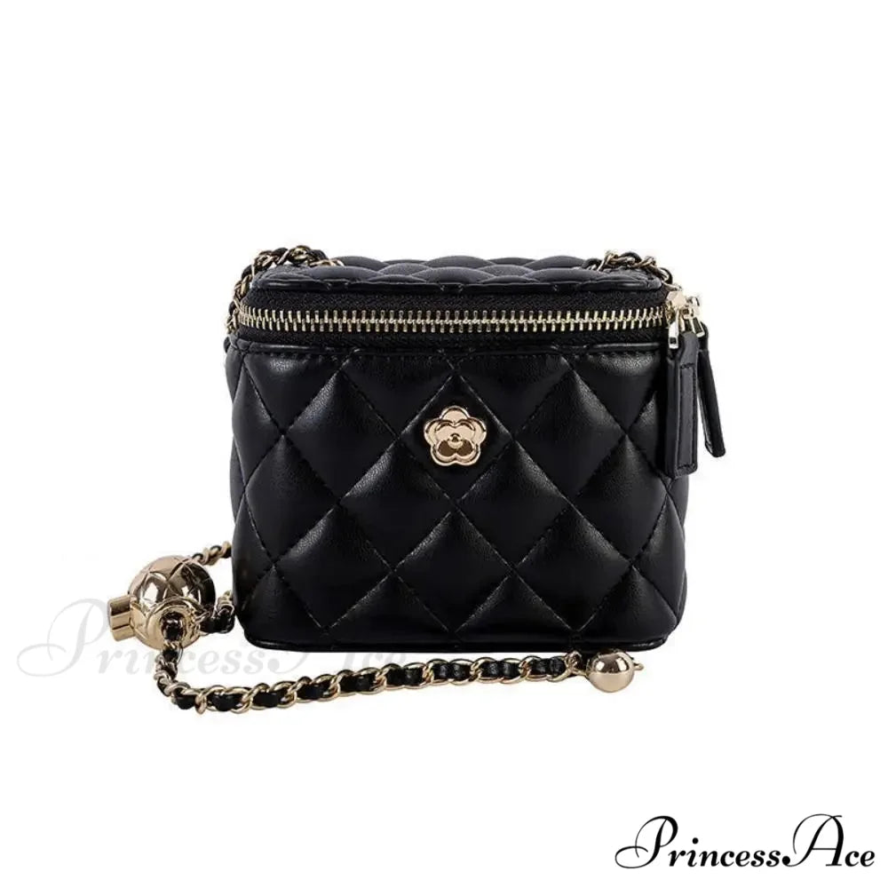 Camellia Diamond Chain Bucket Crossbody crossbody-250126