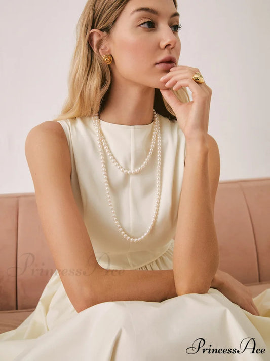 Double Layered Graceful Pearl Necklace White / One Size