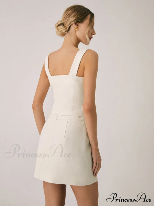 Elegant Pearl Graceful Buckle Tank Top