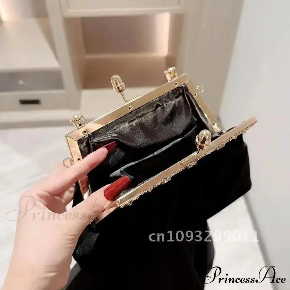 Enigmatic Ebony Velvet Evening Celebration Wedding Clutch Bag Black clutchbag-250126