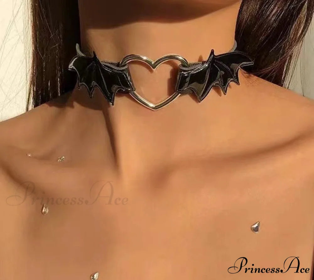 Exaggerated Diamond Heart Necklace INS Style BLACK