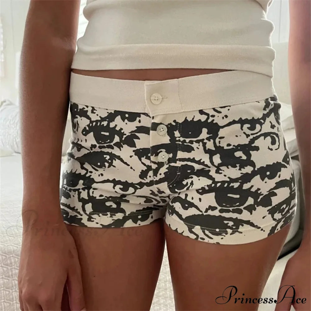 Fabric Pattern Button Sweatshort Black / S short-250223