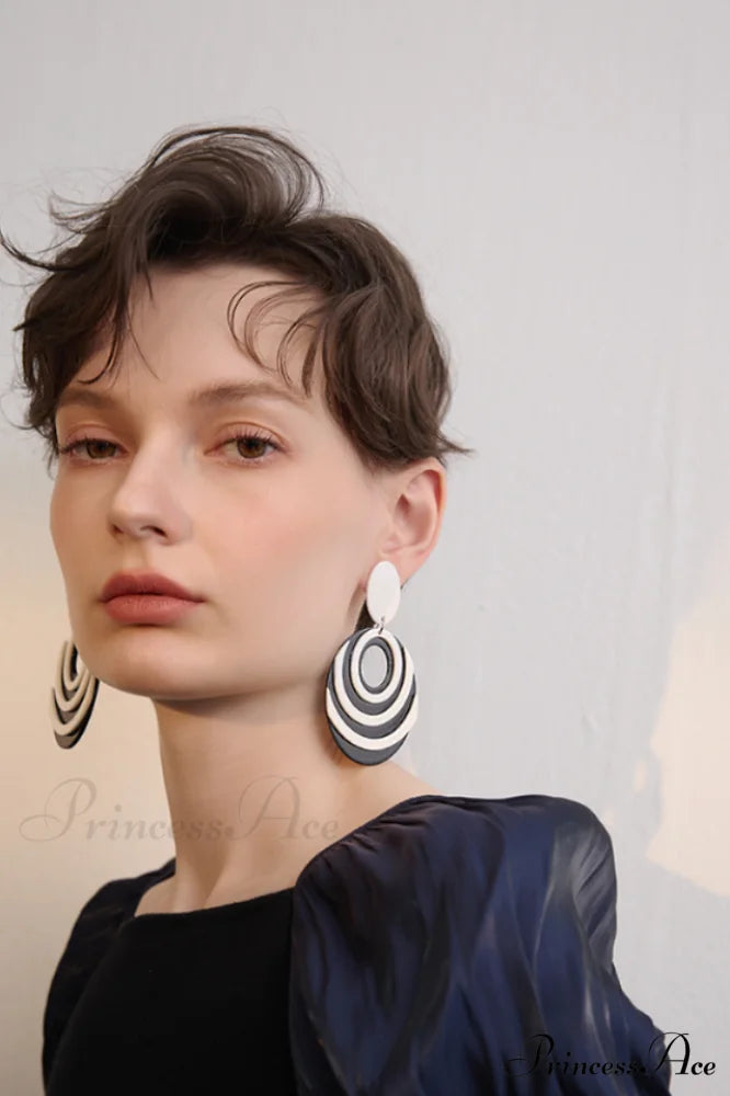 Geometric Elegant Drop Earrings Black White