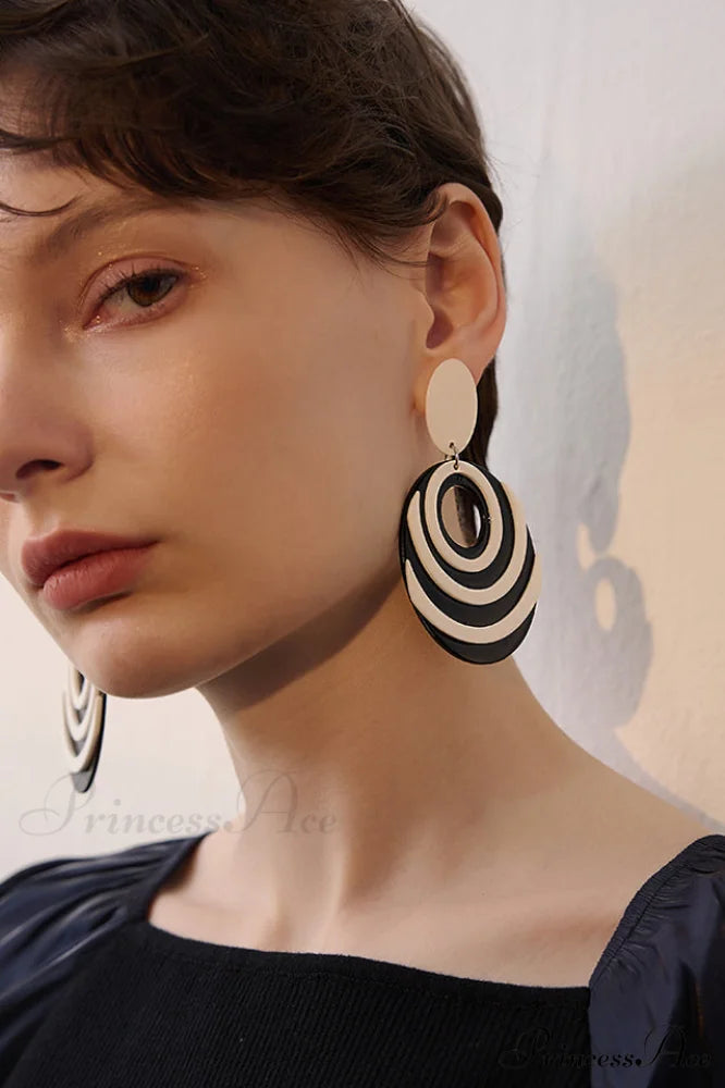 Geometric Elegant Drop Earrings Black White