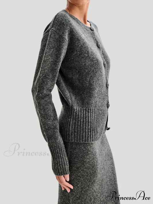 Grooved Lengthy Sleeve Button Cardigan Black / S cardigans-241228