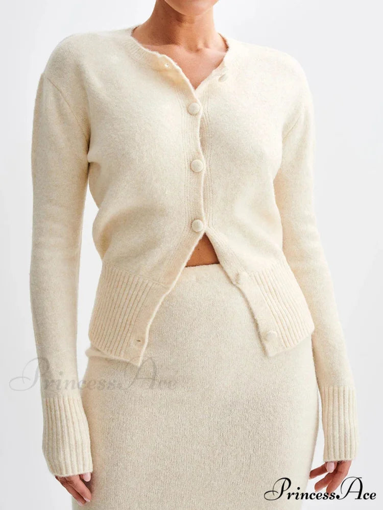 Grooved Lengthy Sleeve Button Cardigan Ivory / S cardigans-241228