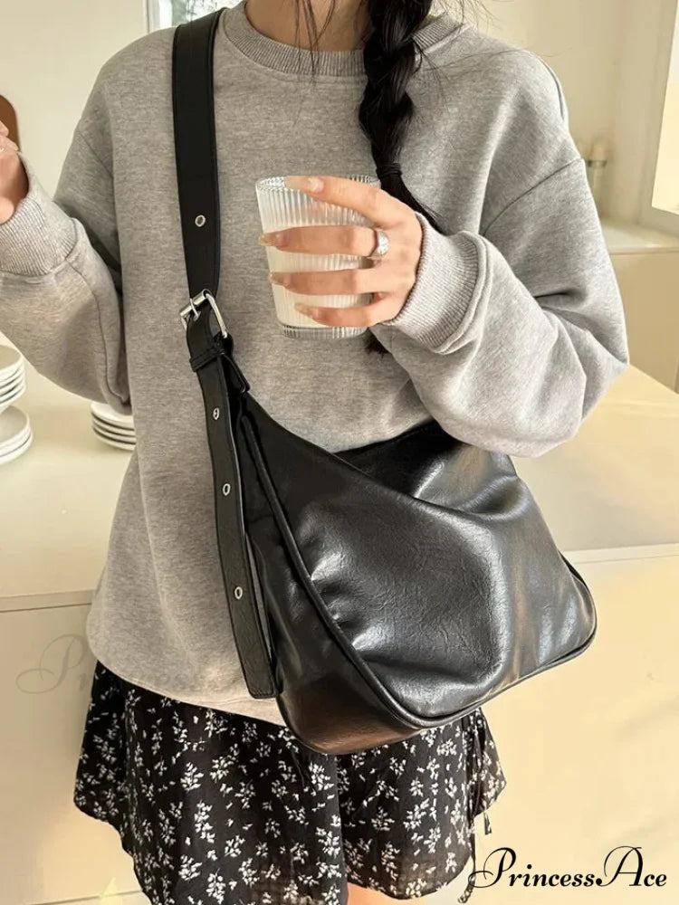 Leather Lavish Messenger Crossbody Bag Black-2 / 22x30x10cm crossbody-250126