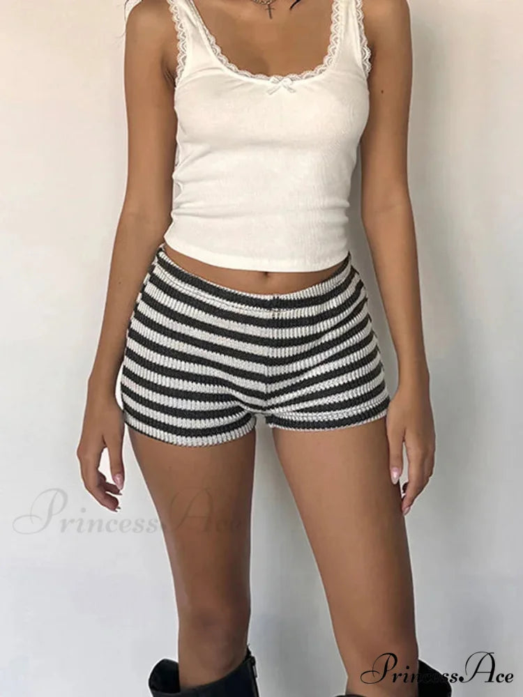 Line Textured Knitted Short short-250223