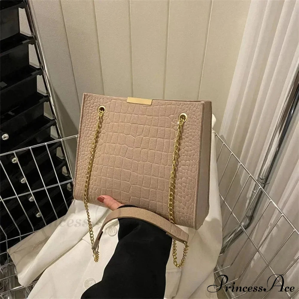 Monochrome Crocodile Pattern Spacious Shoulder Handbag handbag-250126