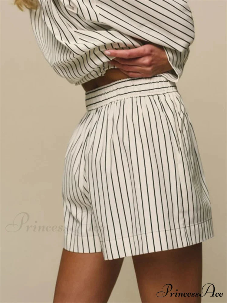 Patterned Button Wide Leg Short short-250223