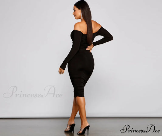 Penelope Off-The-Shoulder Stylish Ruched Midi Dress