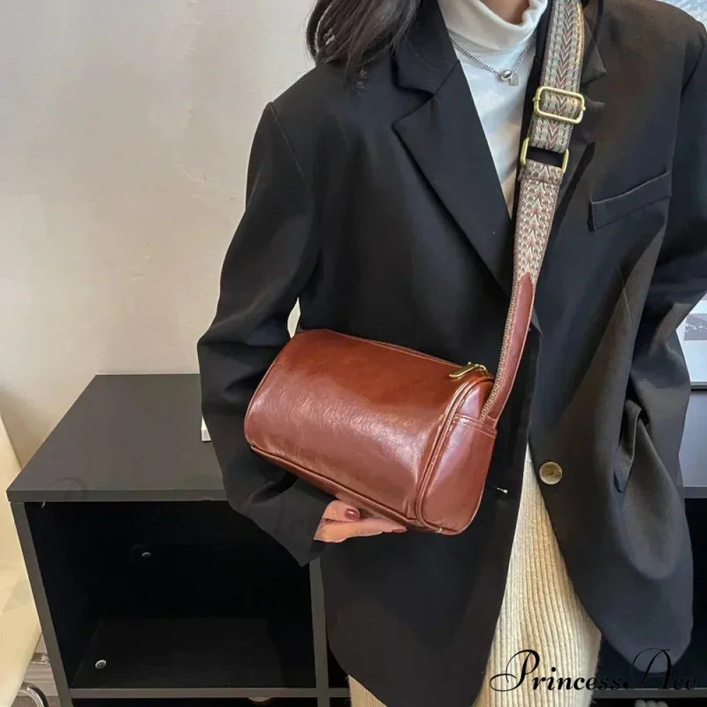 Retro Broad Band Crossbody Shoulder Bag shoulder-250126