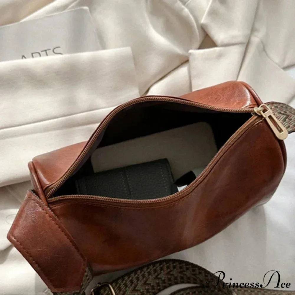 Retro Broad Band Crossbody Shoulder Bag shoulder-250126