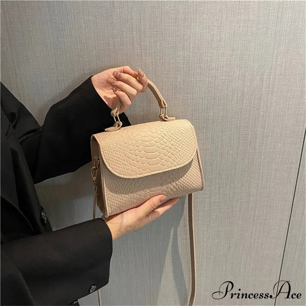 Stylish Felt Alligator Textured Crossbody Purse handbag-250126