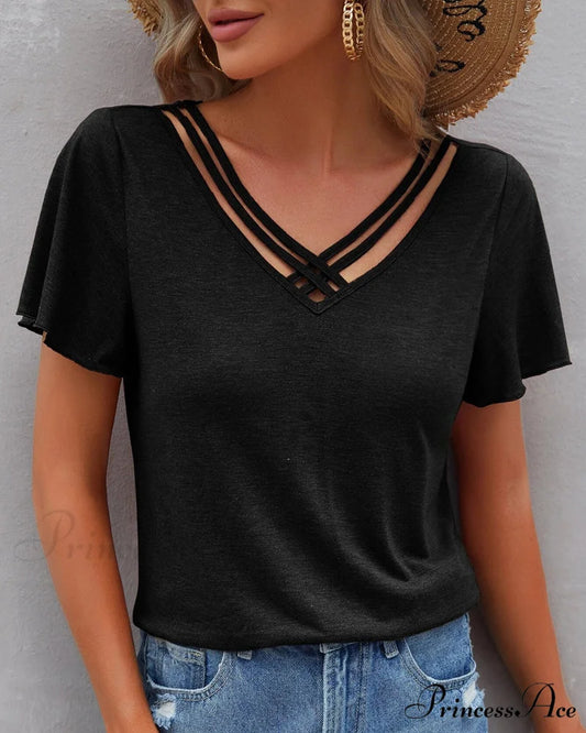T-shirt in Solid Cut Out Color Black / S