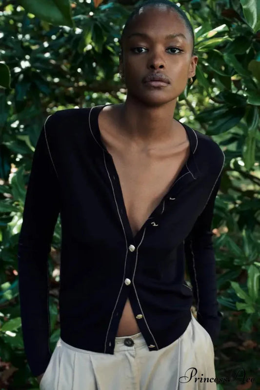 Tight Fit Contrast Border Circular Neck Cardigan Black / S cardigans-241228