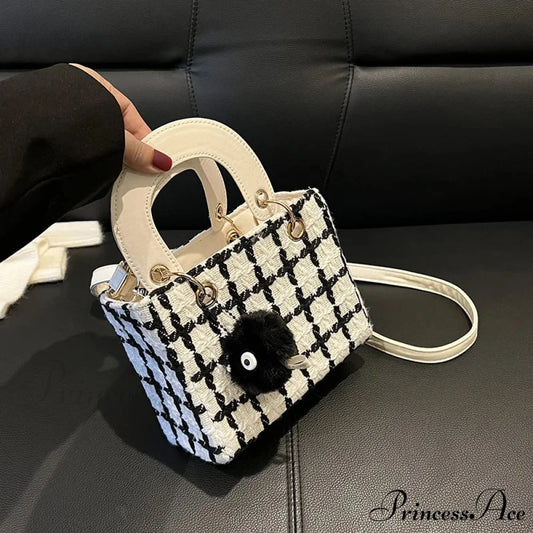 Traditional Tartan Woolen High-End Designer Clutch Crossbody Purse White with pendant / 15X19X9cm handbag-250126