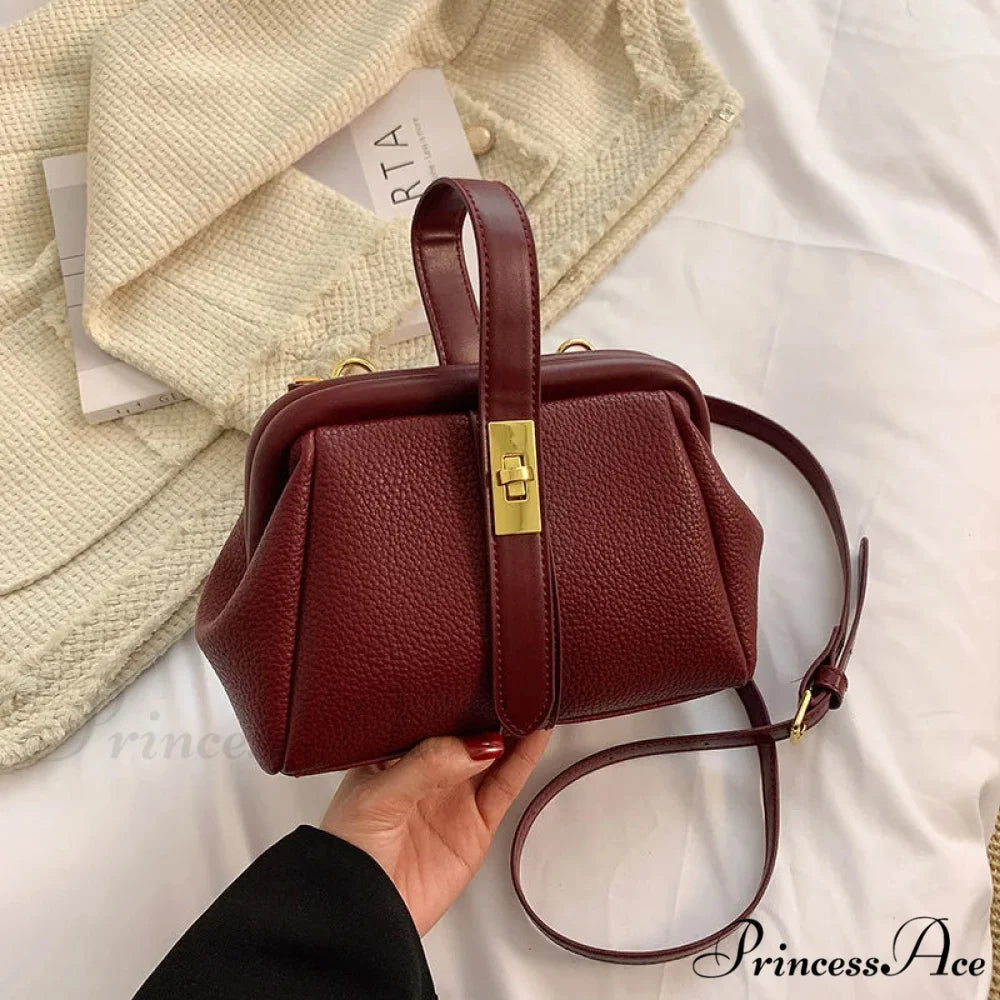 Vintage Designer Deluxe Crossbody Shopping Purse Red handbag-250126