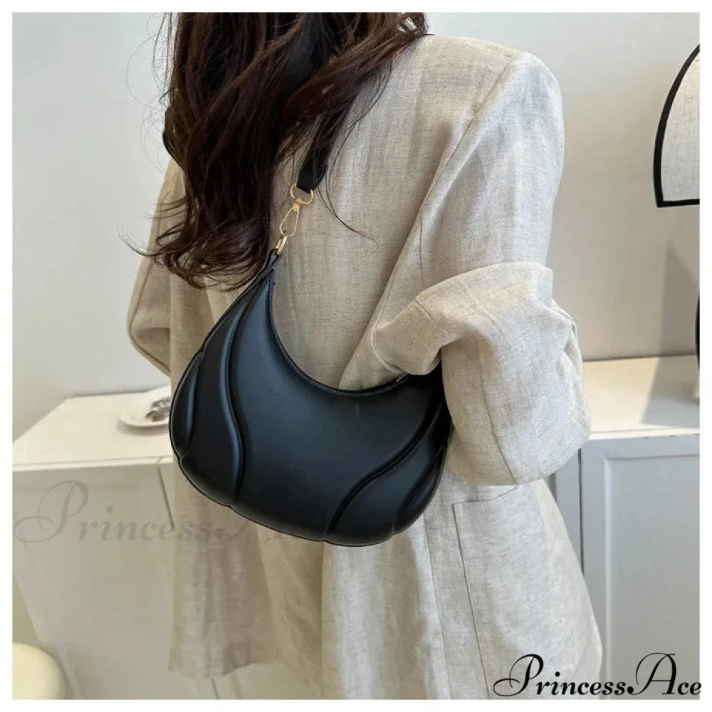 Vintage Monochromatic Saddle Leather Shoulder Bag shoulder-250126
