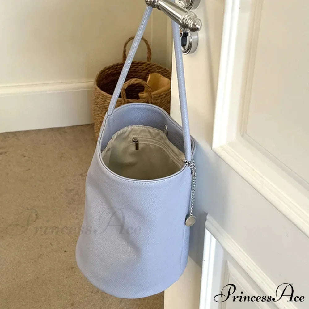 Vintage Supple Leather Pail Shoulder Bag shoulder-250126