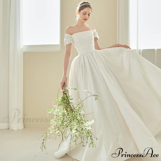 Vintage Wedding Gown with Off-the-Shoulder Design lvory white / XS weddingdress-250223