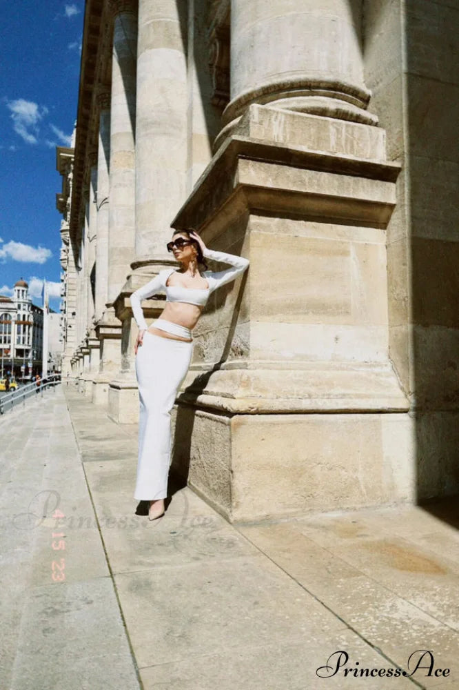Amara Elegant Cutout Set