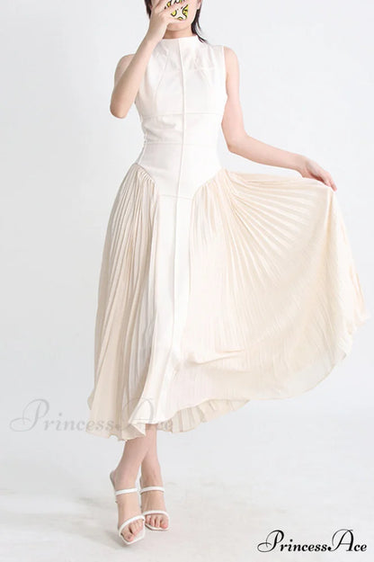 Amira Highend Stylish Sleeveless Pleated Dress