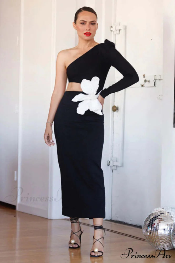 Angelica One-Shoulder Stylish Flower Appliqu鑼?Dress