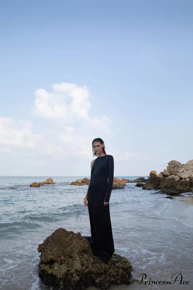 Angelou Black Backless Charming Chain Maxi Dress