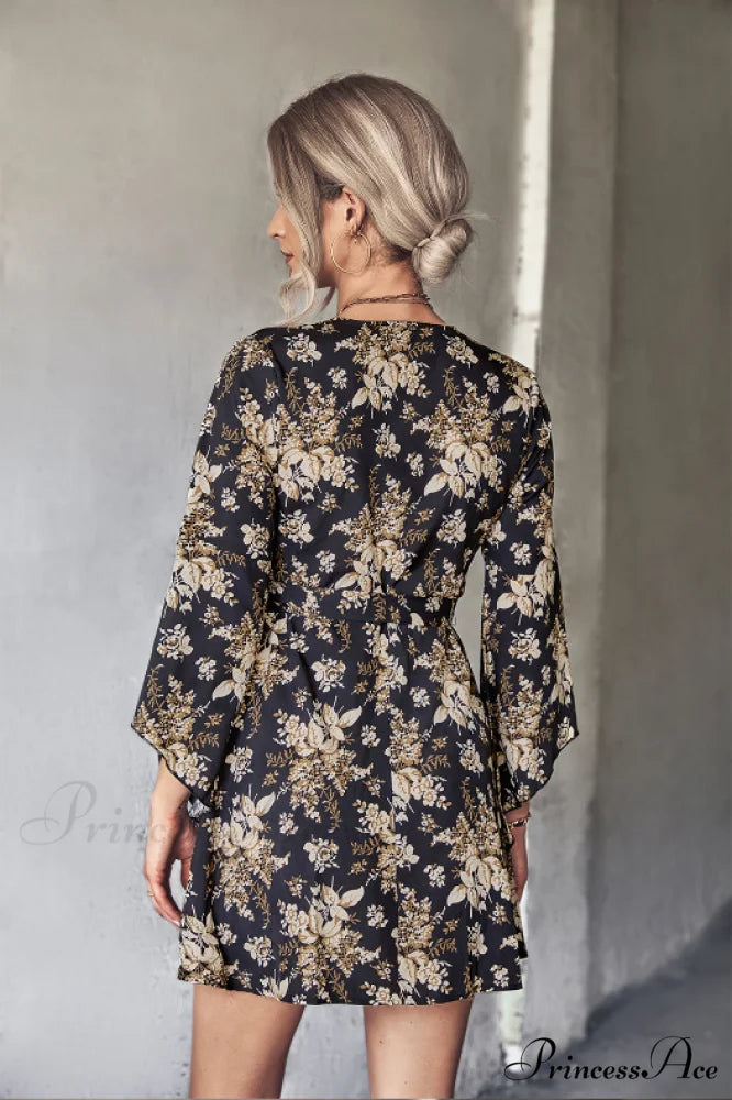 Arm Gown with Irregular Flared Flowered Design L / black