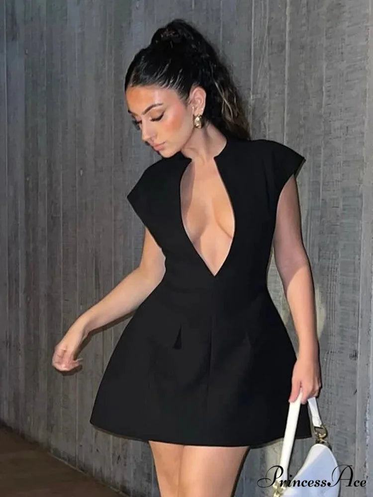 Black Deep Neck Charming Short Sleeve Mini Dress
