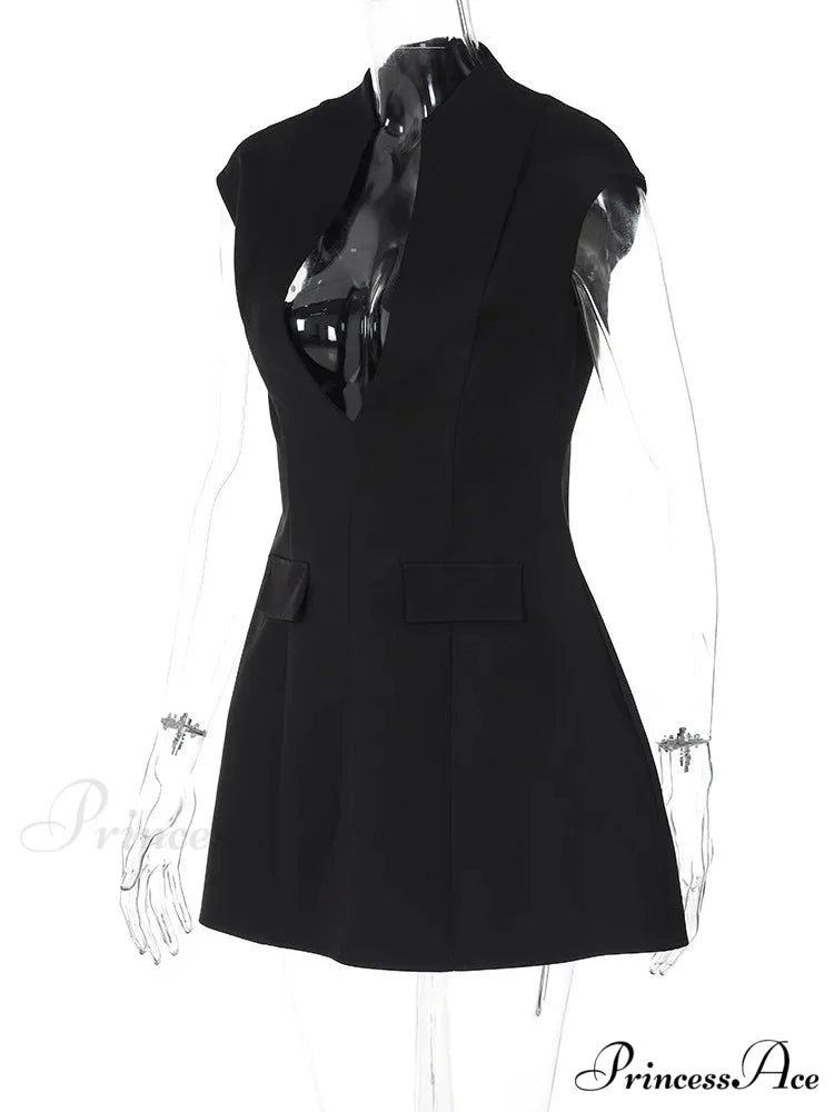 Black Deep Neck Charming Short Sleeve Mini Dress