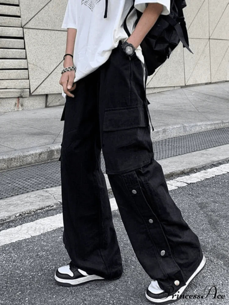 Buttoned Pocket Graceful Patch Cargo Pants
