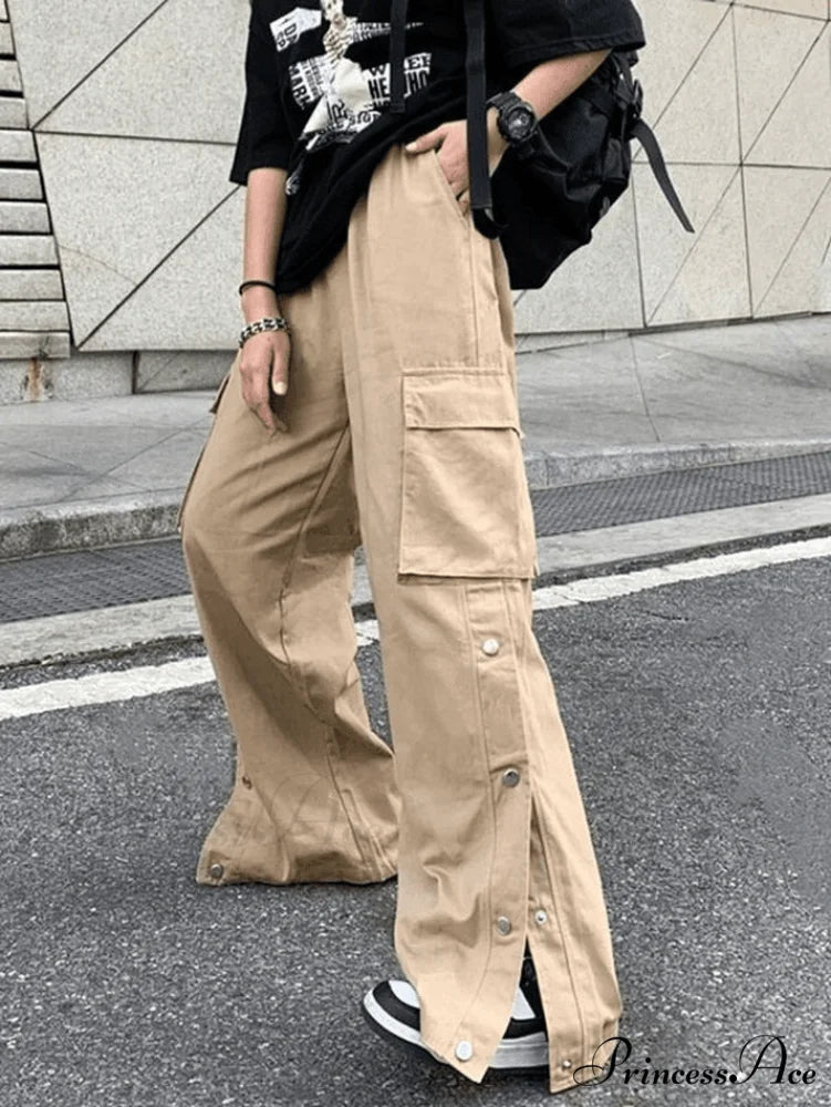 Buttoned Pocket Graceful Patch Cargo Pants