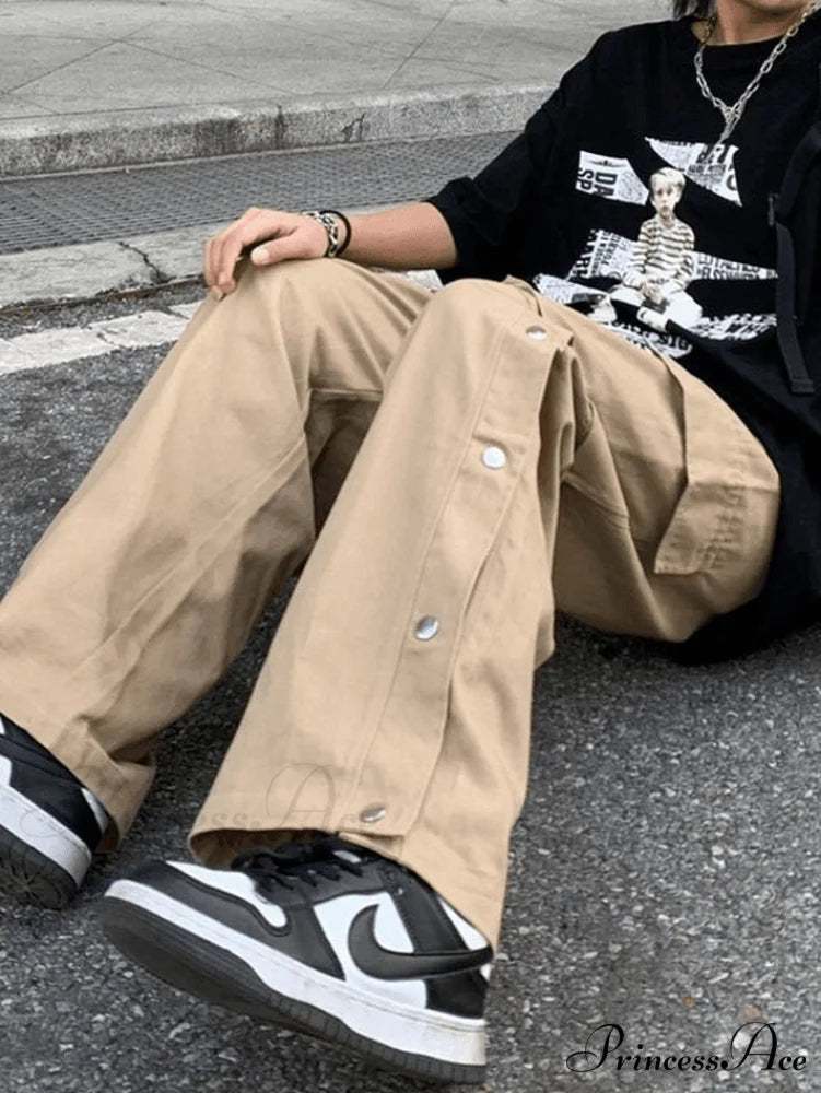 Buttoned Pocket Graceful Patch Cargo Pants