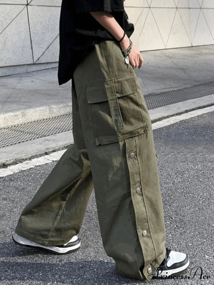 Buttoned Pocket Graceful Patch Cargo Pants