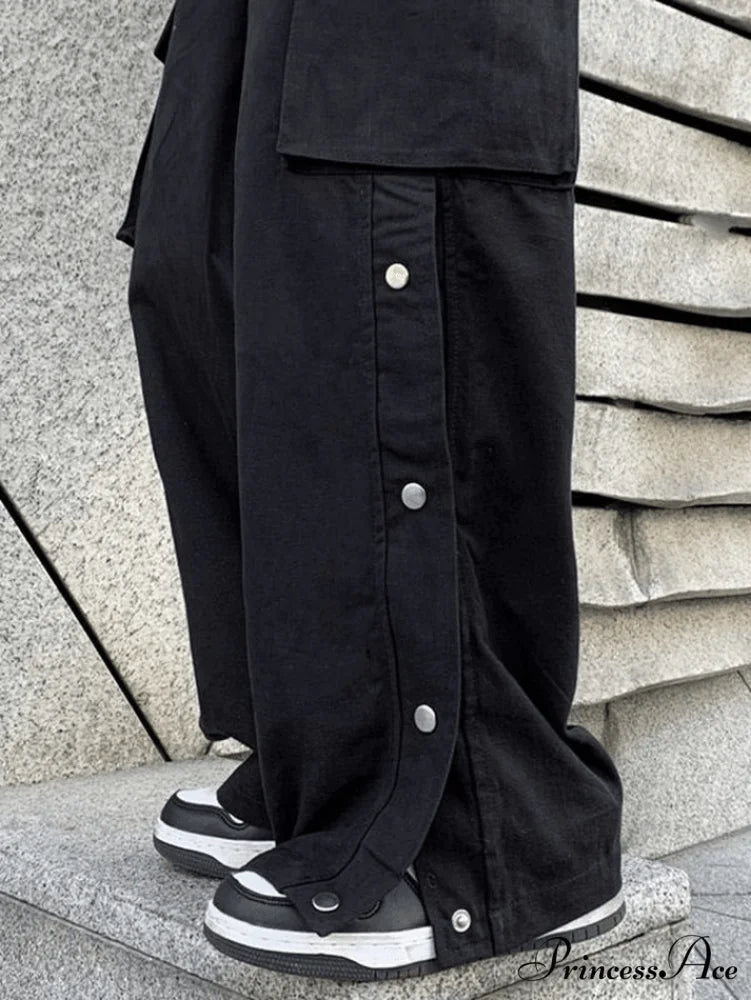 Buttoned Pocket Graceful Patch Cargo Pants