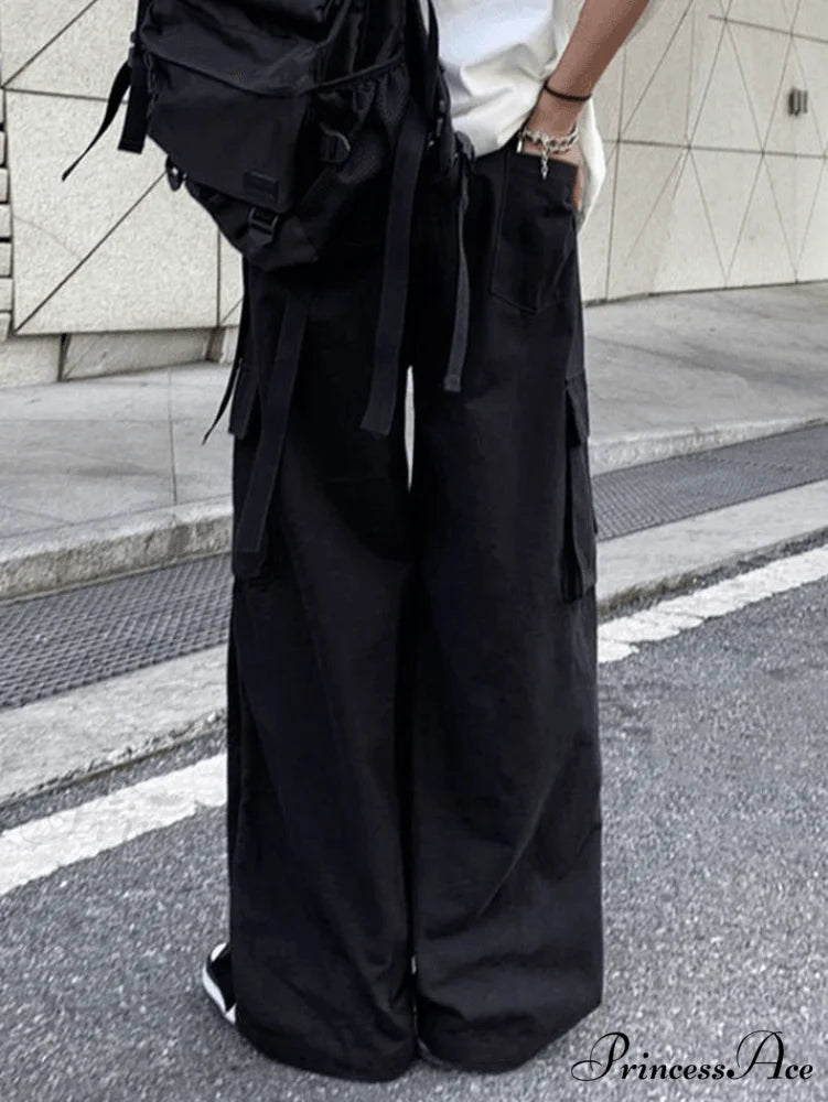 Buttoned Pocket Graceful Patch Cargo Pants