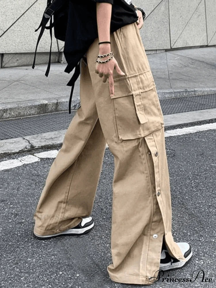 Buttoned Pocket Graceful Patch Cargo Pants