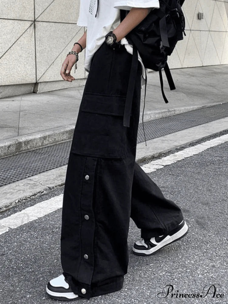 Buttoned Pocket Graceful Patch Cargo Pants