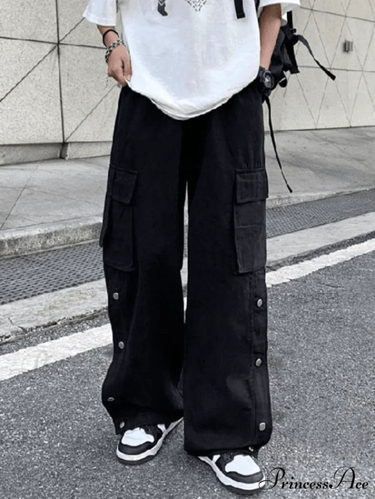 Buttoned Pocket Graceful Patch Cargo Pants Black / S