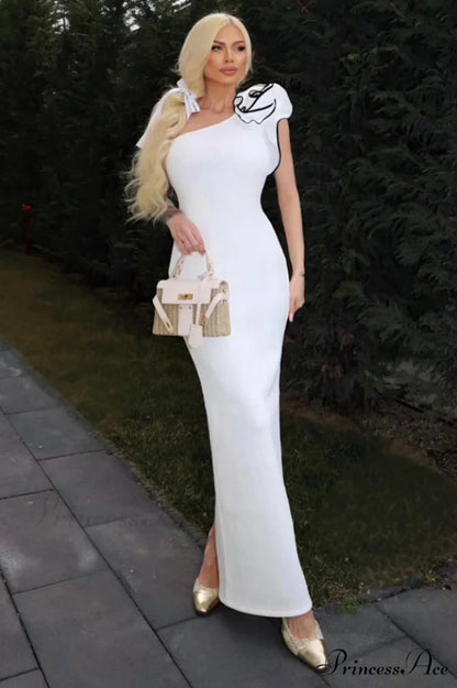 Calling a White Charming Party Maxi Dress