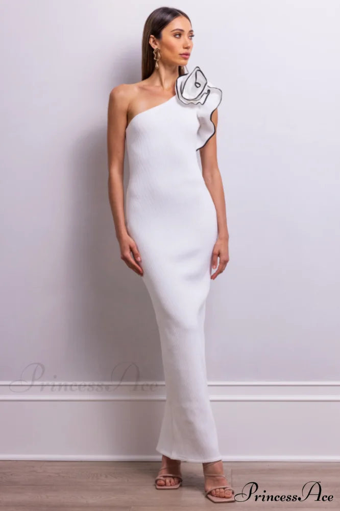 Calling a White Charming Party Maxi Dress