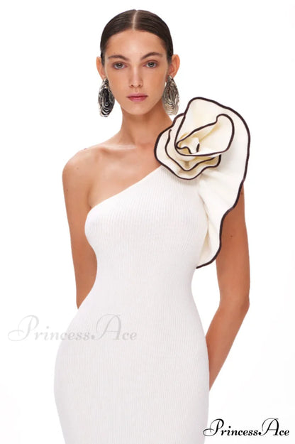 Calling a White Charming Party Maxi Dress