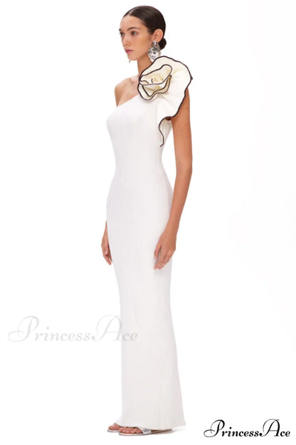Calling a White Charming Party Maxi Dress